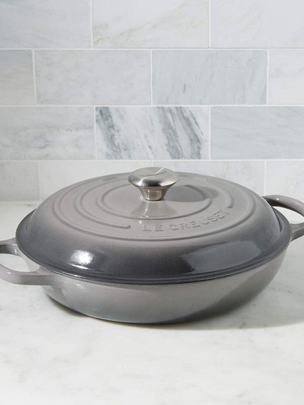 Le Creuset ® Signature 3.5L. Oyster Enameled Cast Iron Braiser EUC